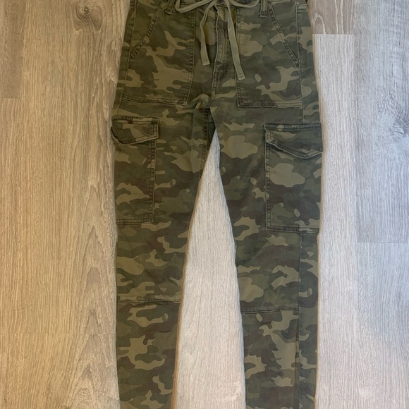Cropped camo jeggings from American eagle - Picture 2 of 4